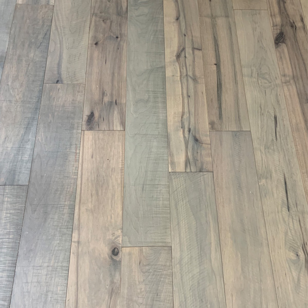 Grain & Saw install Tiffany Maple detail