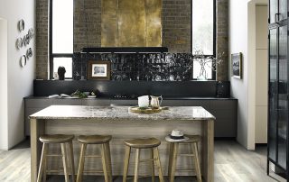 Courtier-Kingsguard-Oak-kitchen